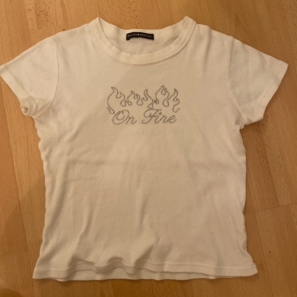brandy melville white t-shirt - Picture 2 of 2